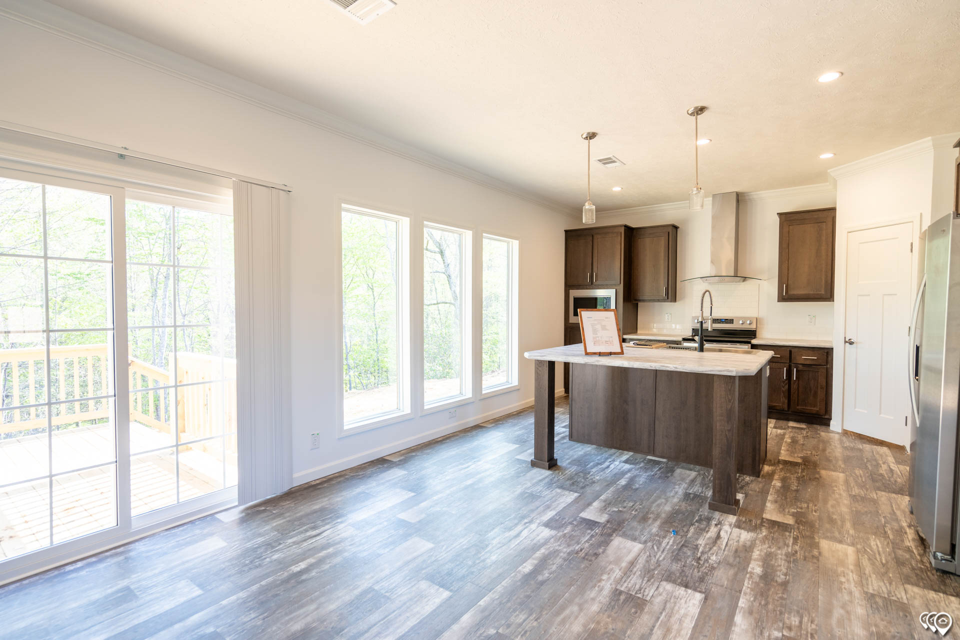 Dutch Elite Riverside 326402 For Sale at Eagle Park Homes